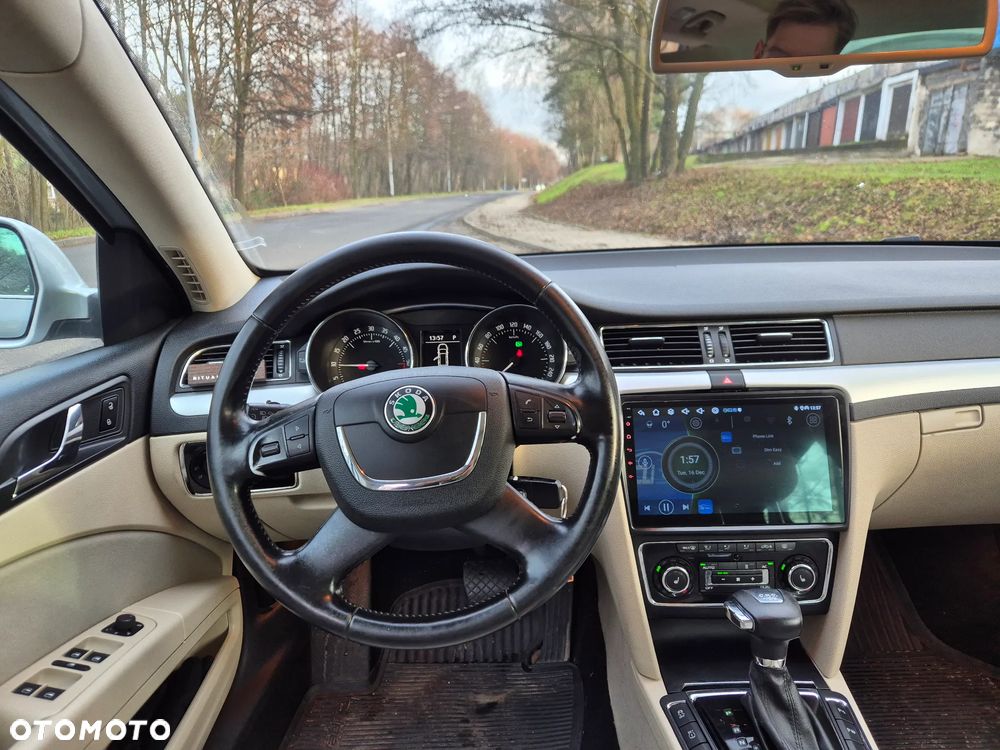 Skoda Superb 2.0 TDI 4x4 DSG Elegance - 11