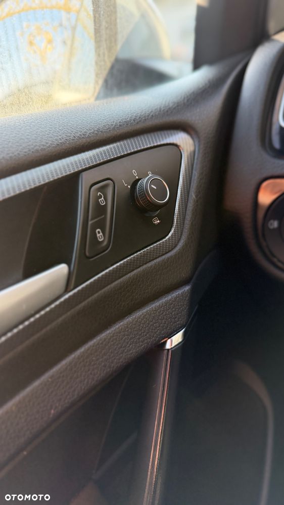 Volkswagen Golf - 27