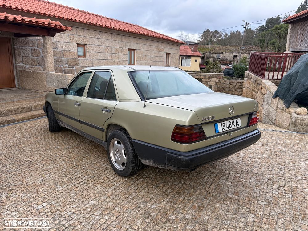 Mercedes-Benz W124 (1984-1997) 300 D - 2