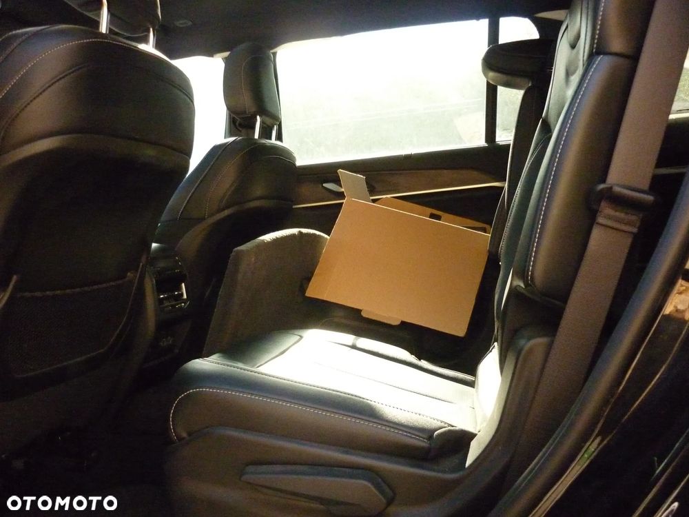Jeep Grand Cherokee - 11