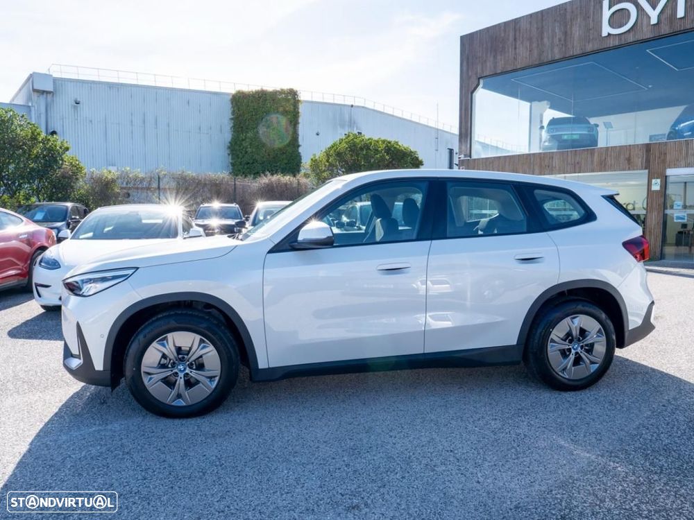 BMW iX1 eDrive20 - 9