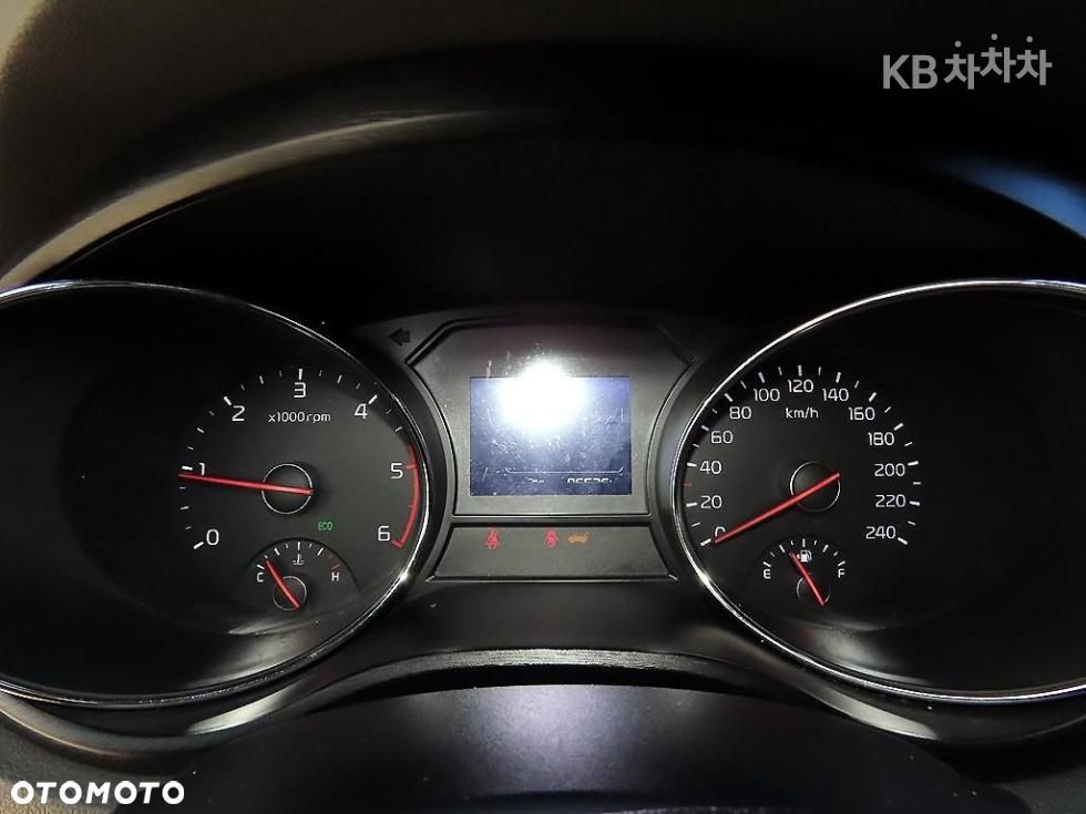 Kia Carnival - 10