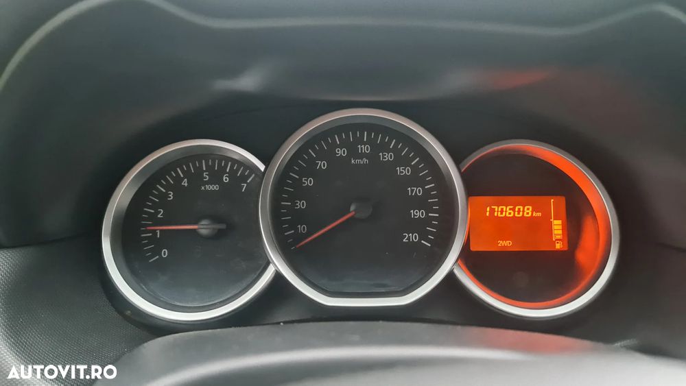 Dacia Duster 1.6 4x4 Laureate - 12