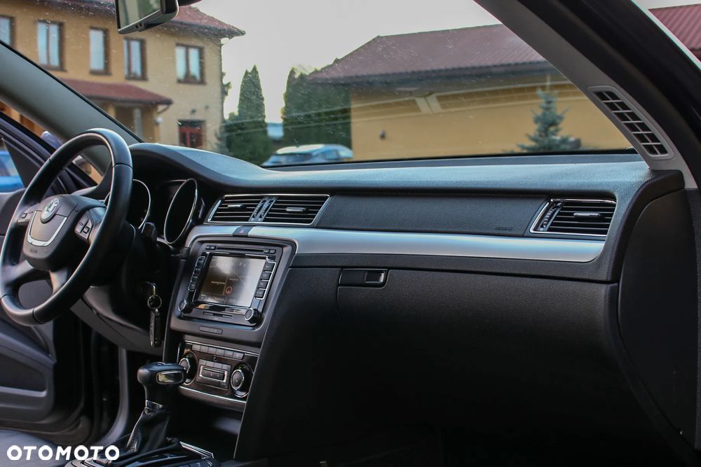 Skoda Superb Combi 2.0 TDI DSG L&K - 18