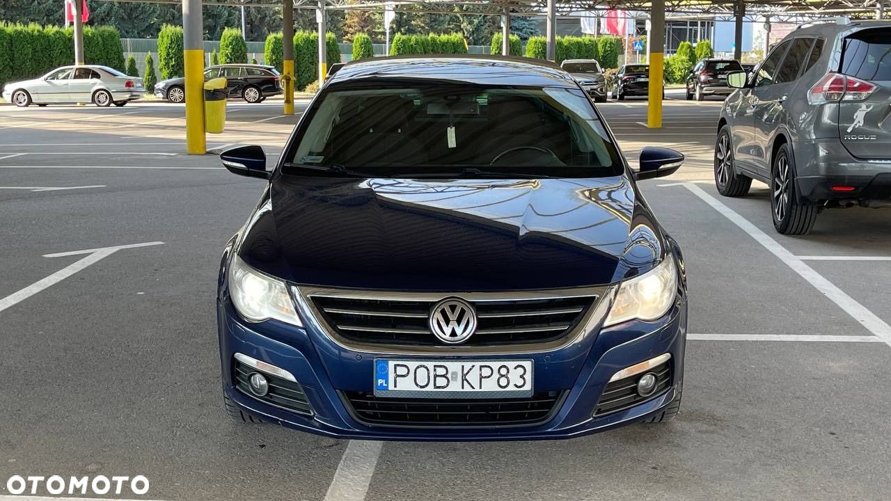 Volkswagen Passat - 1
