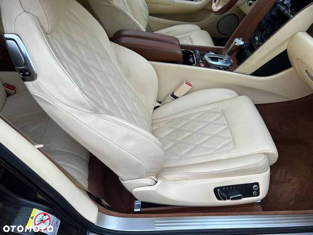 Bentley Continental GT - 12