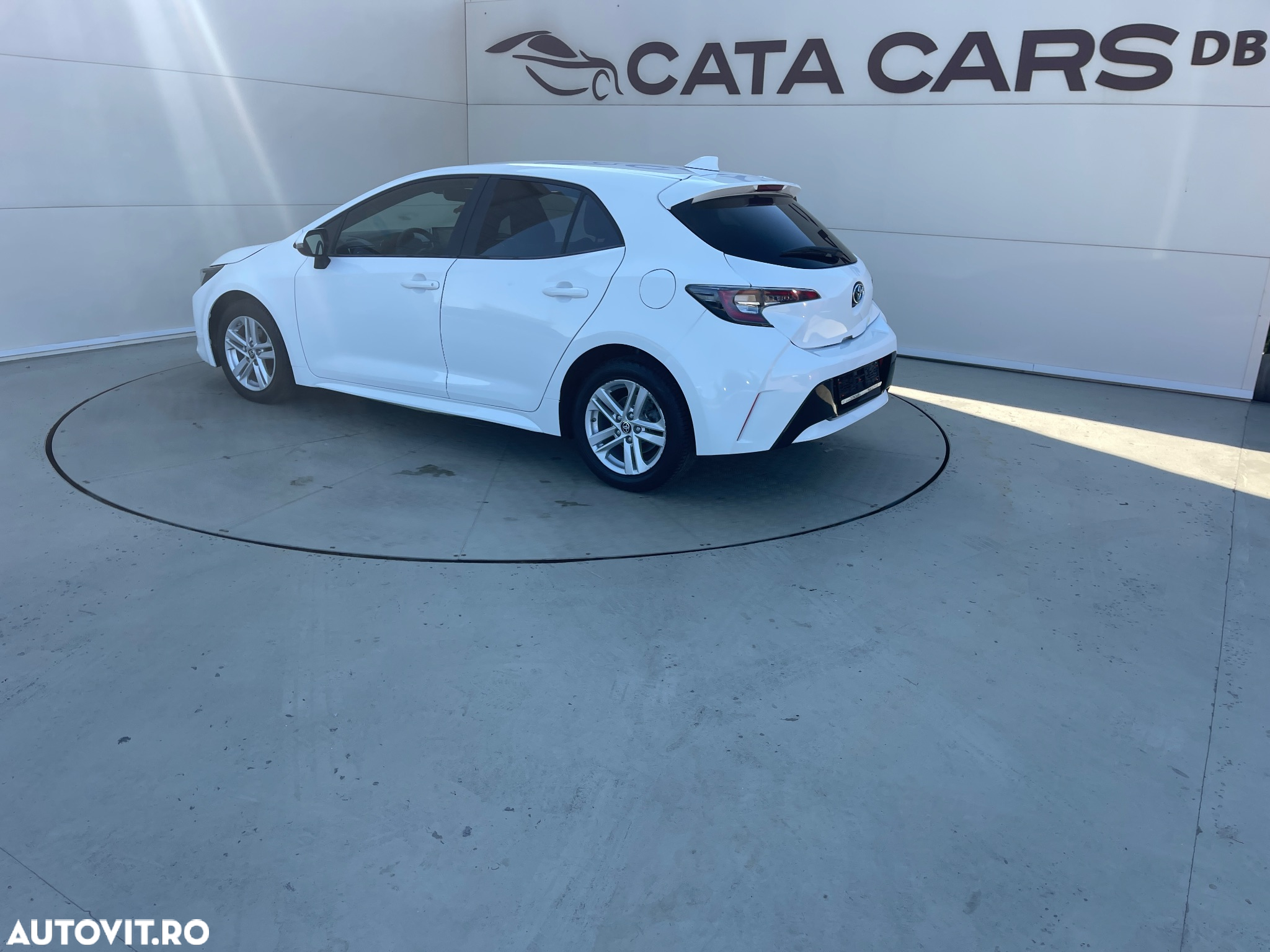 Toyota Corolla 1.8 Hybrid Comfort - 9