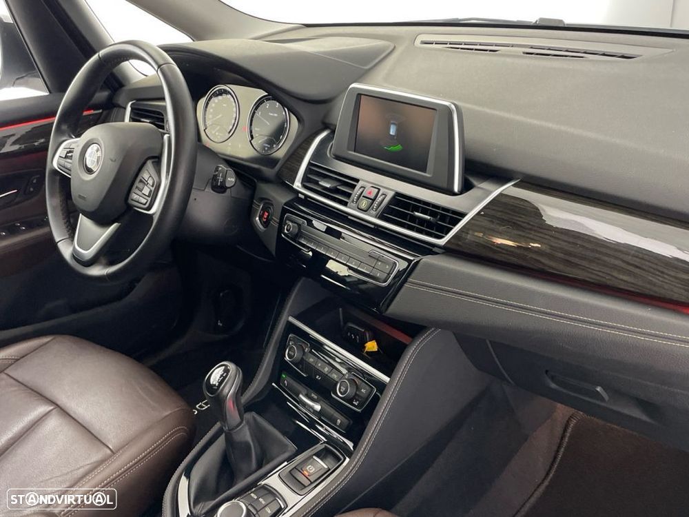 BMW 216 Active Tourer d Line Luxury - 22