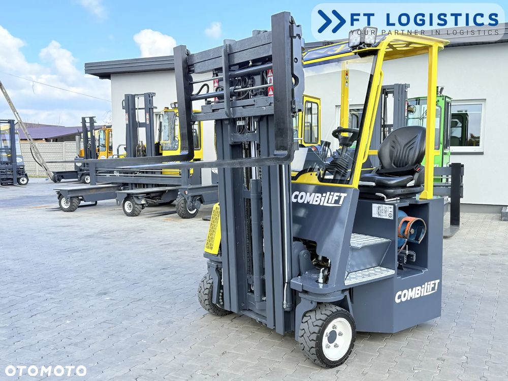 Combilift WÓZEK CZTEROKIERUNKOWY - WIELOKIERUNKOWY | COMBILIFT CB2500 | GAS | TRIPLEX 4900MM | WOLNY SKOK | POZYCJONER WIDEŁ | PRZESUW WIDEŁ | STAN IDEALNY | Szeroka oferta wózków czterokierunkowych i bocznych, dopasowanych do różnorodnych potrzeb i zastosowań - 20