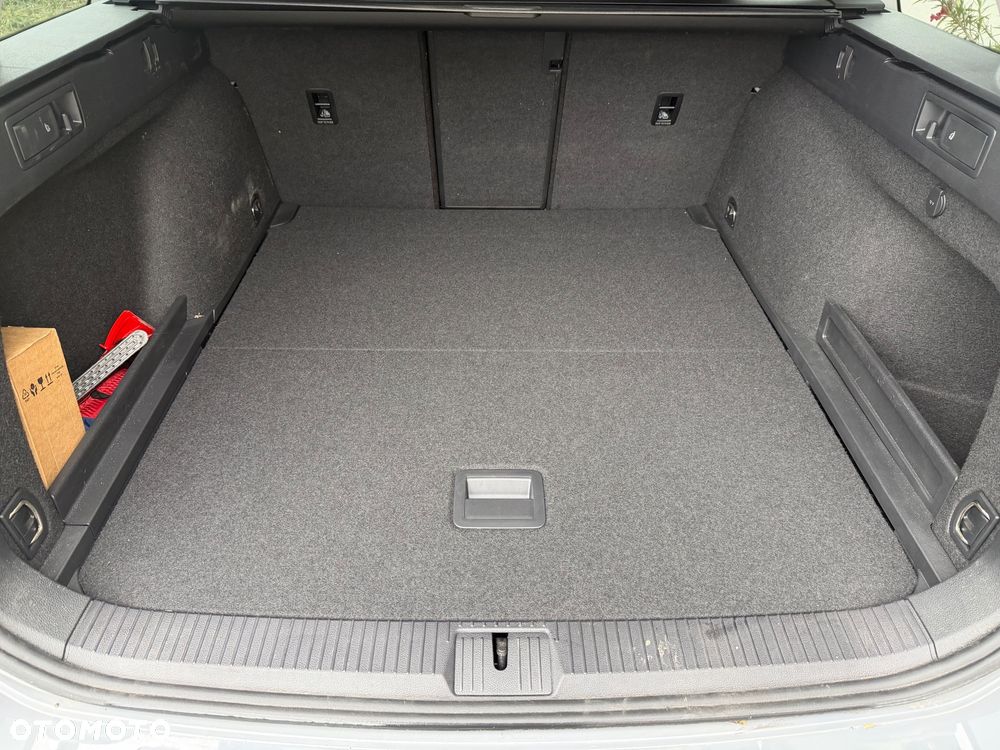 Volkswagen Passat - 9