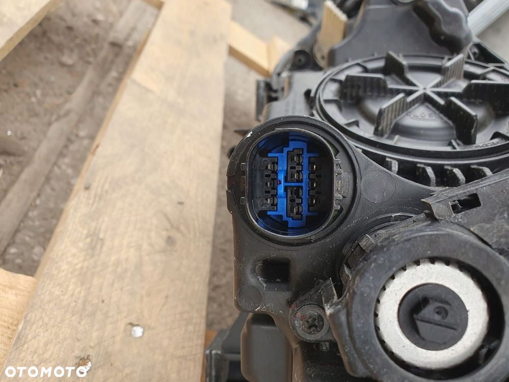 HYUNDAI TUCSON III LAMPA PRAWA REFLEKTOR 92102-D7110 EUROPA SOCZEWKA - 7