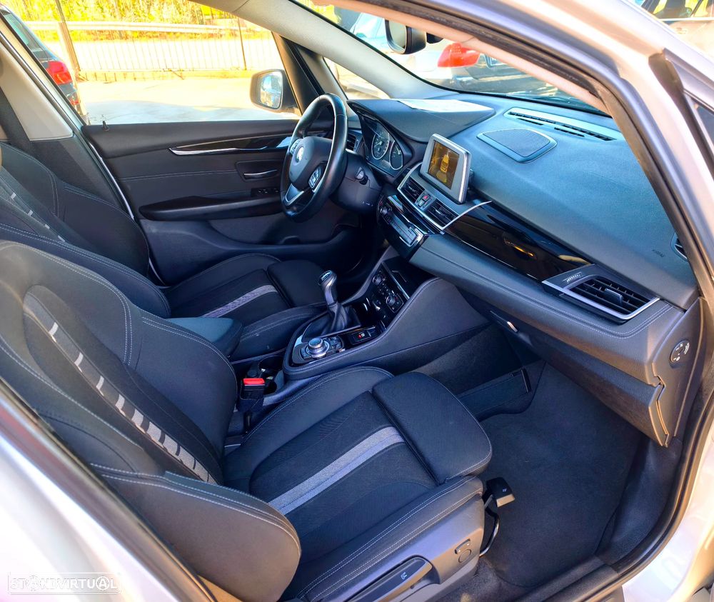 BMW 218 Active Tourer d Sport Line - 11