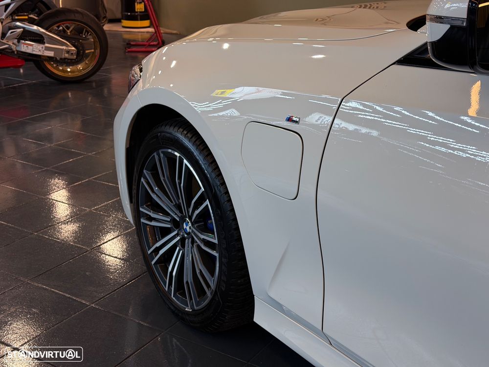 BMW 330 e Touring Aut. M Sport - 14
