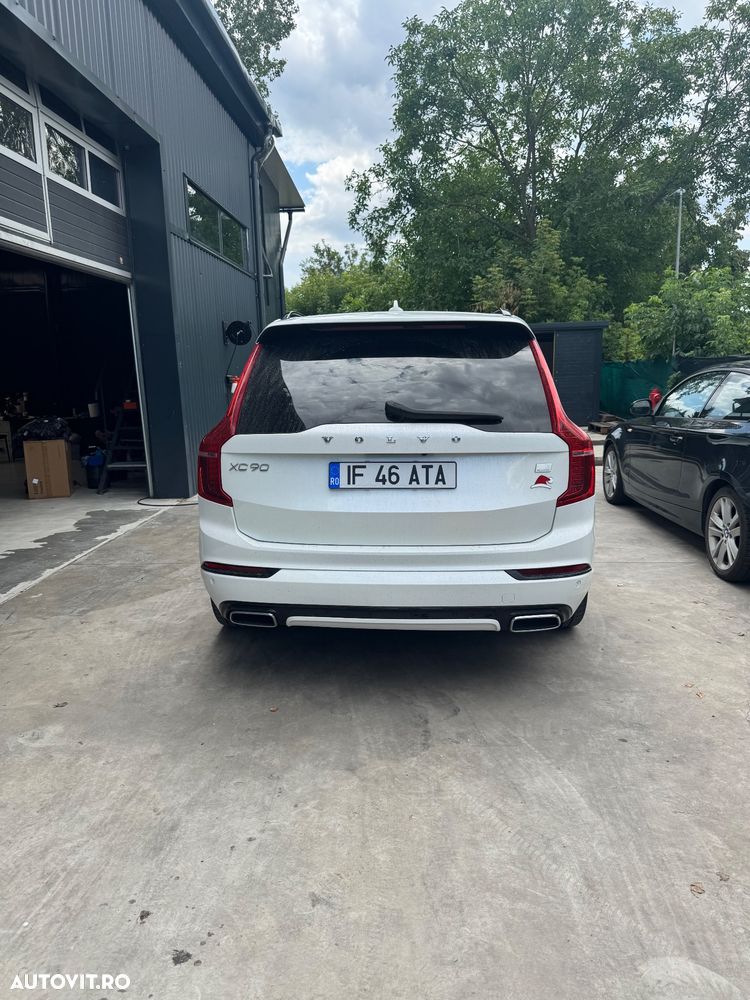 Volvo XC 90 Recharge T8 eAWD R-Design - 4