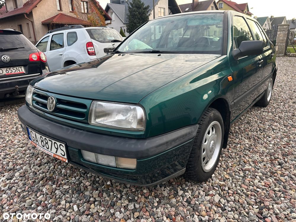 Volkswagen Vento 1.8 GL - 2