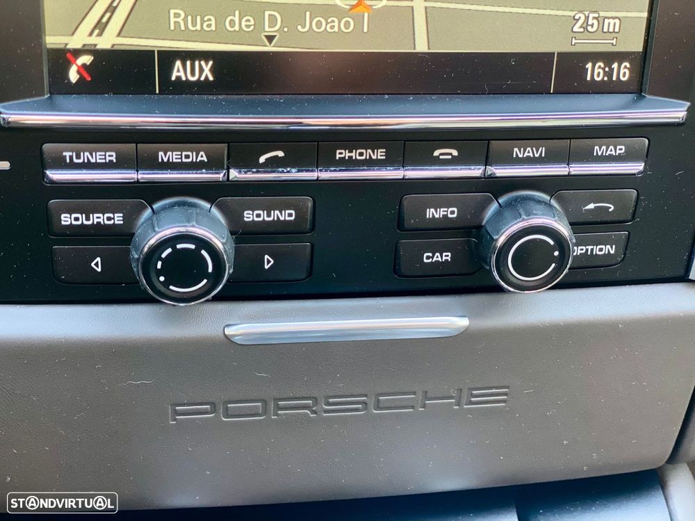 Porsche Macan S - 26