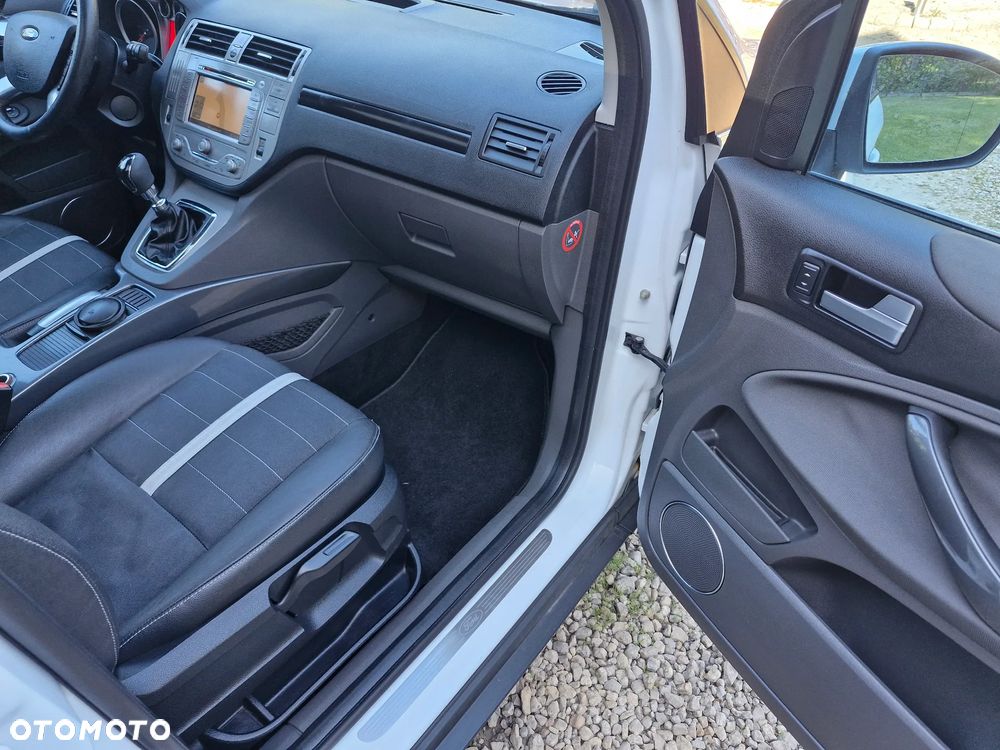 Ford Kuga 2.0 TDCi 4x4 Titanium - 25