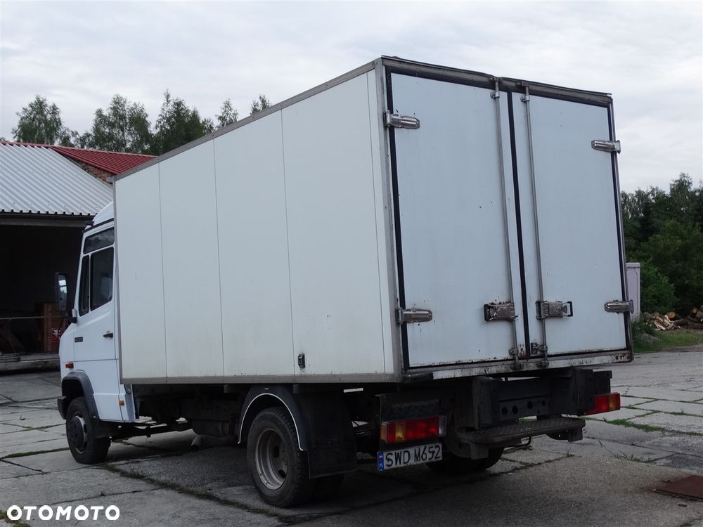 Mercedes-Benz 609 - 5