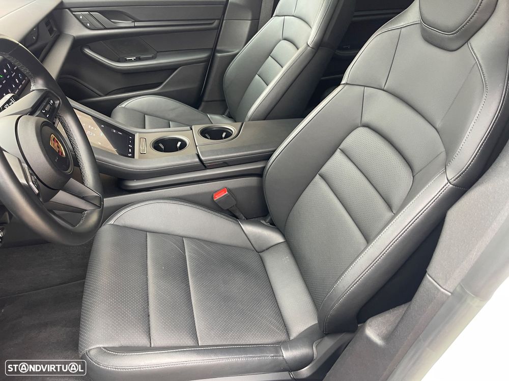 Porsche Taycan Standard - 13