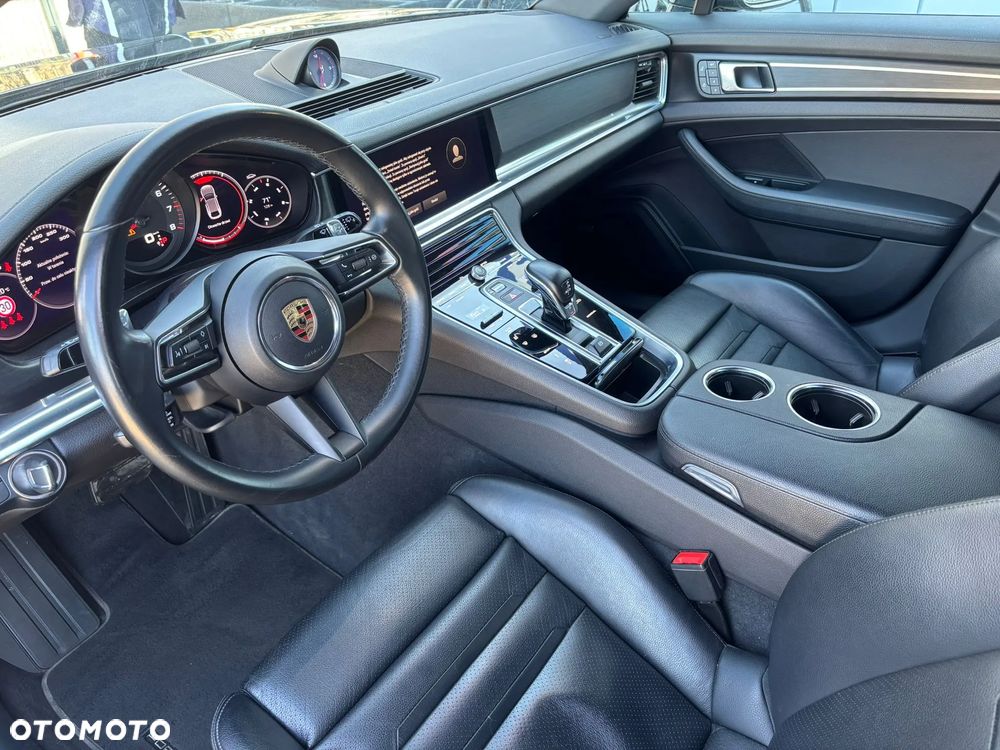 Porsche Panamera 4 Platinum Edition - 9