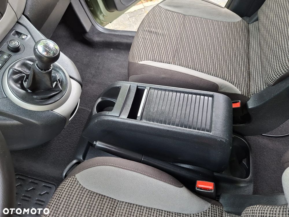 Peugeot Partner 1.6 HDi VTC Euro5 - 25