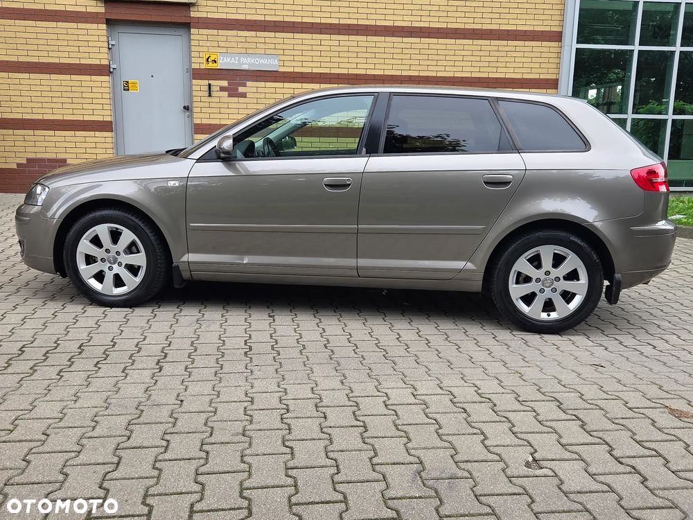 Audi A3 Sportback 1.6 Ambiente - 12