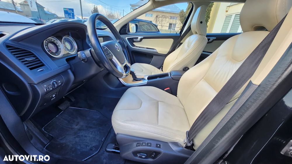 Volvo XC 60 D4 Geartronic Momentum - 14