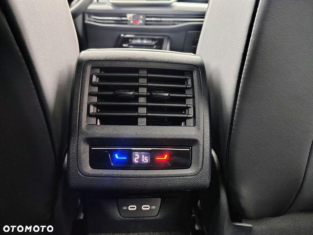 Volkswagen Golf Variant - 31