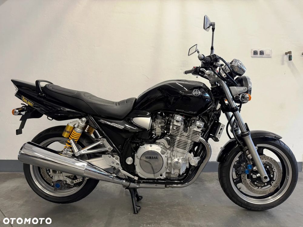 Yamaha XJR - 2