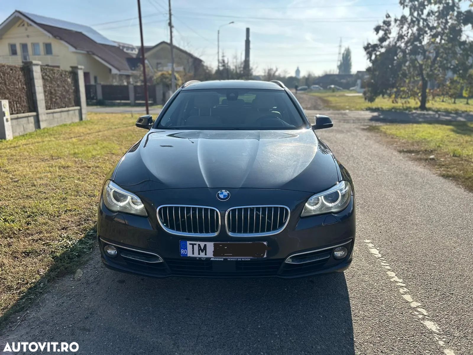 BMW Seria 5 520d Touring Aut. Luxury Line - 1