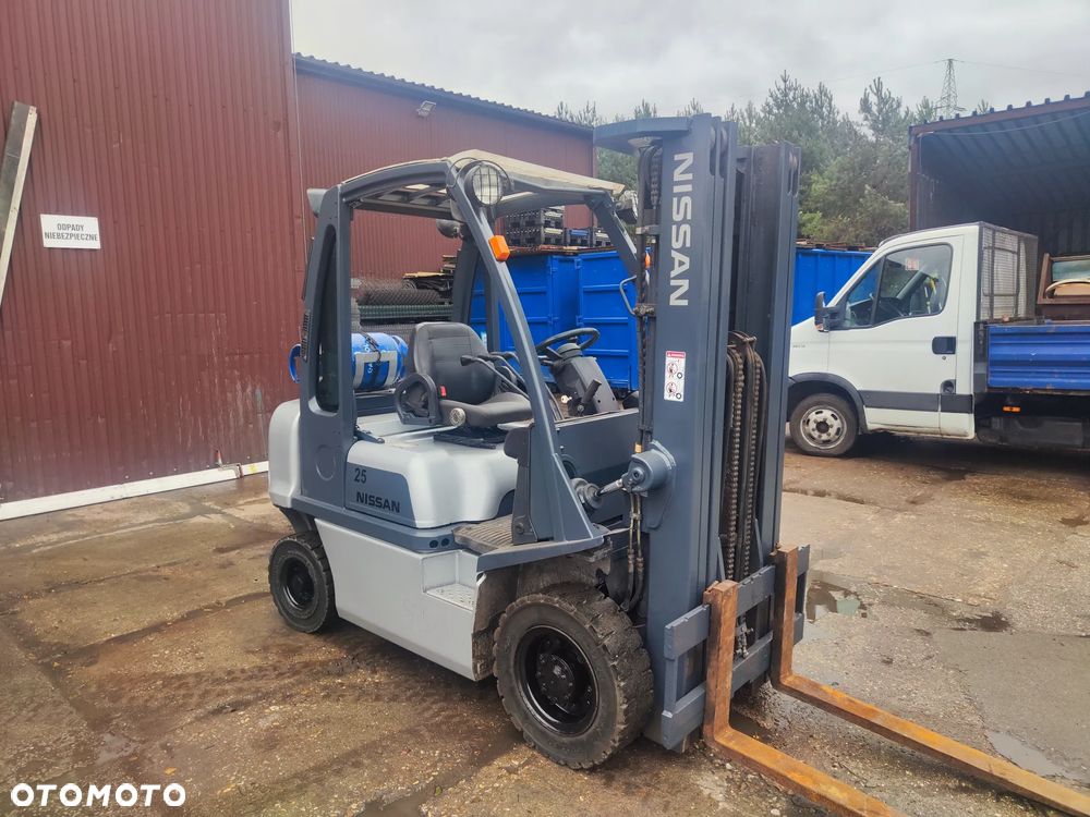 Nissan U1D2A25LQ - 4