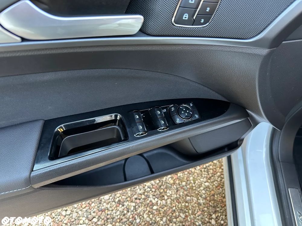 Ford Mondeo 2.0 TDCi Titanium PowerShift - 38