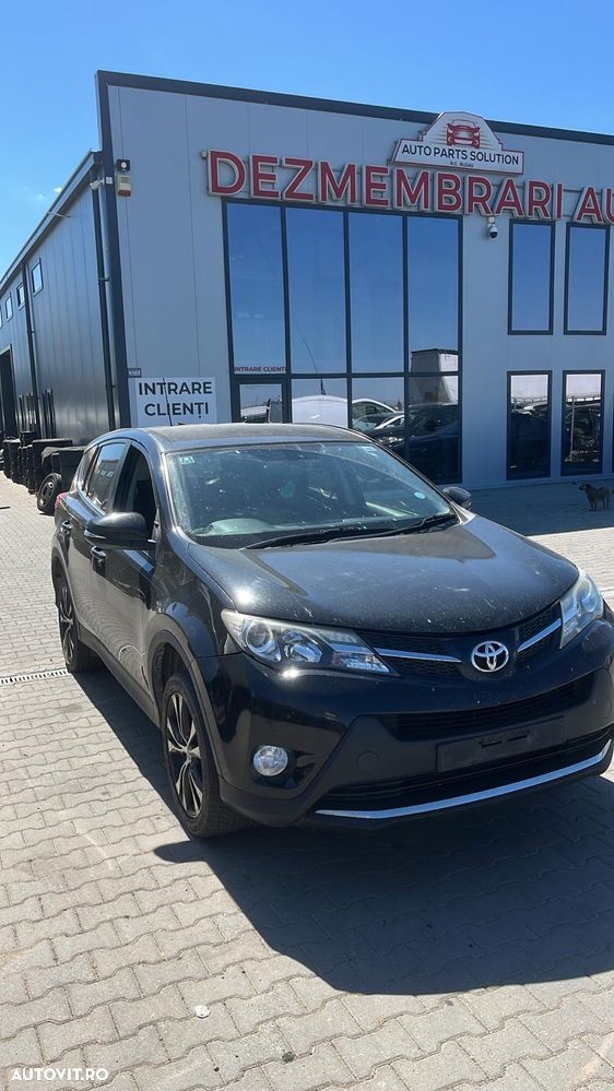 Dezmembram Toyota Rav 4 2.2 diesel 4x2 din 2014 - 2