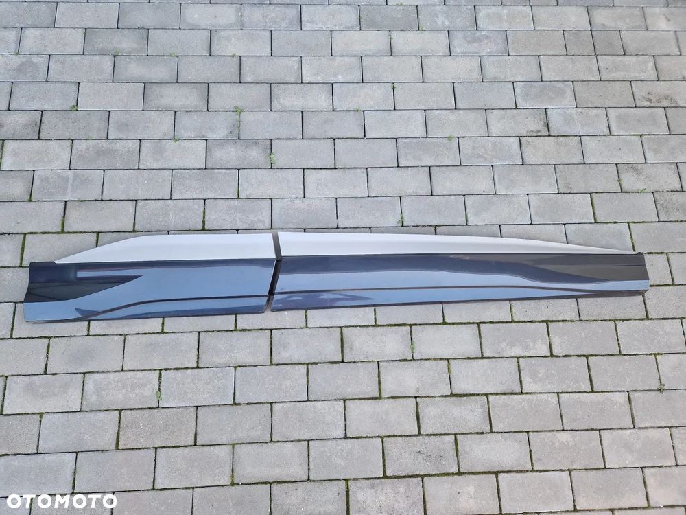 LISTWY DRZWI PRZEDNICH PRAWYCH + TYLNYCH PRAWYCH AUDI Q4 E-TRON 2021-- - 1