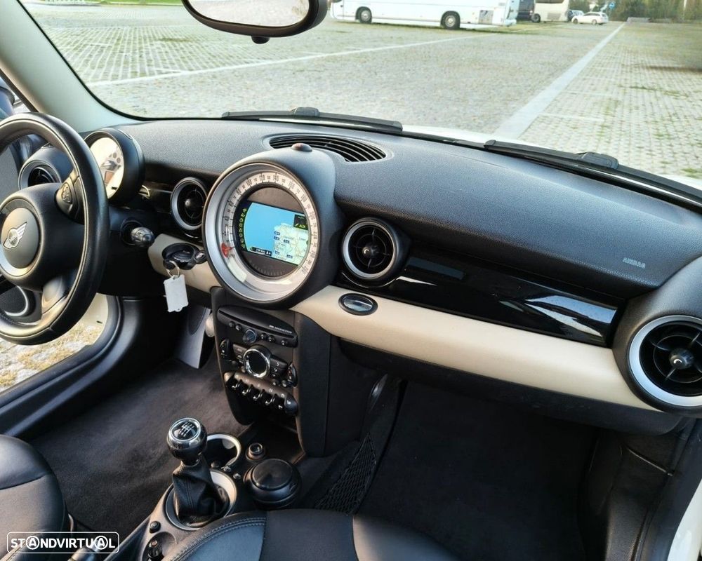 MINI 3 Portas Cooper D - 18