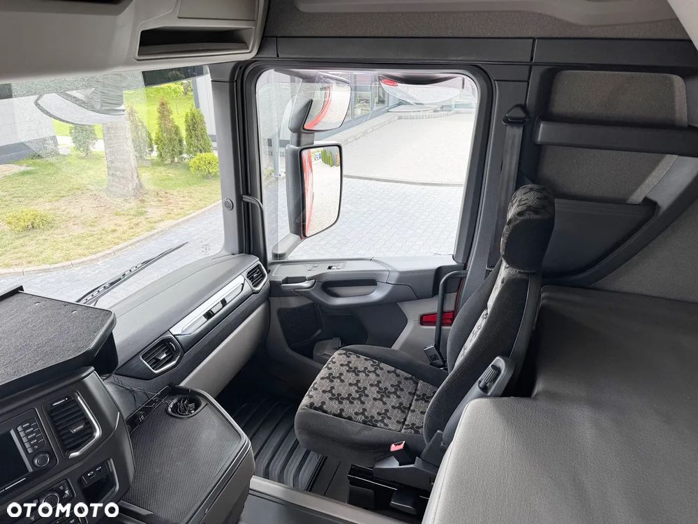 Scania R 450 / ACC / DWA DUŻE ZBIORNIKI ON / DWA ŁÓŻKA / RETARDER / DUŻA NAVI / VIRTUAL KOKPIT - 27
