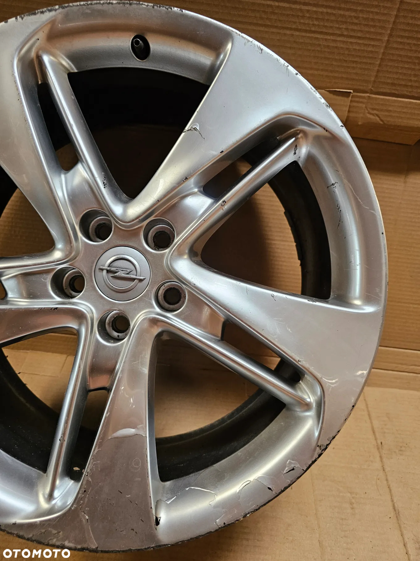 (F50) Opel Astra IV J Coupe Insignia / 8,5Jx20 ET41 5x115 - 3