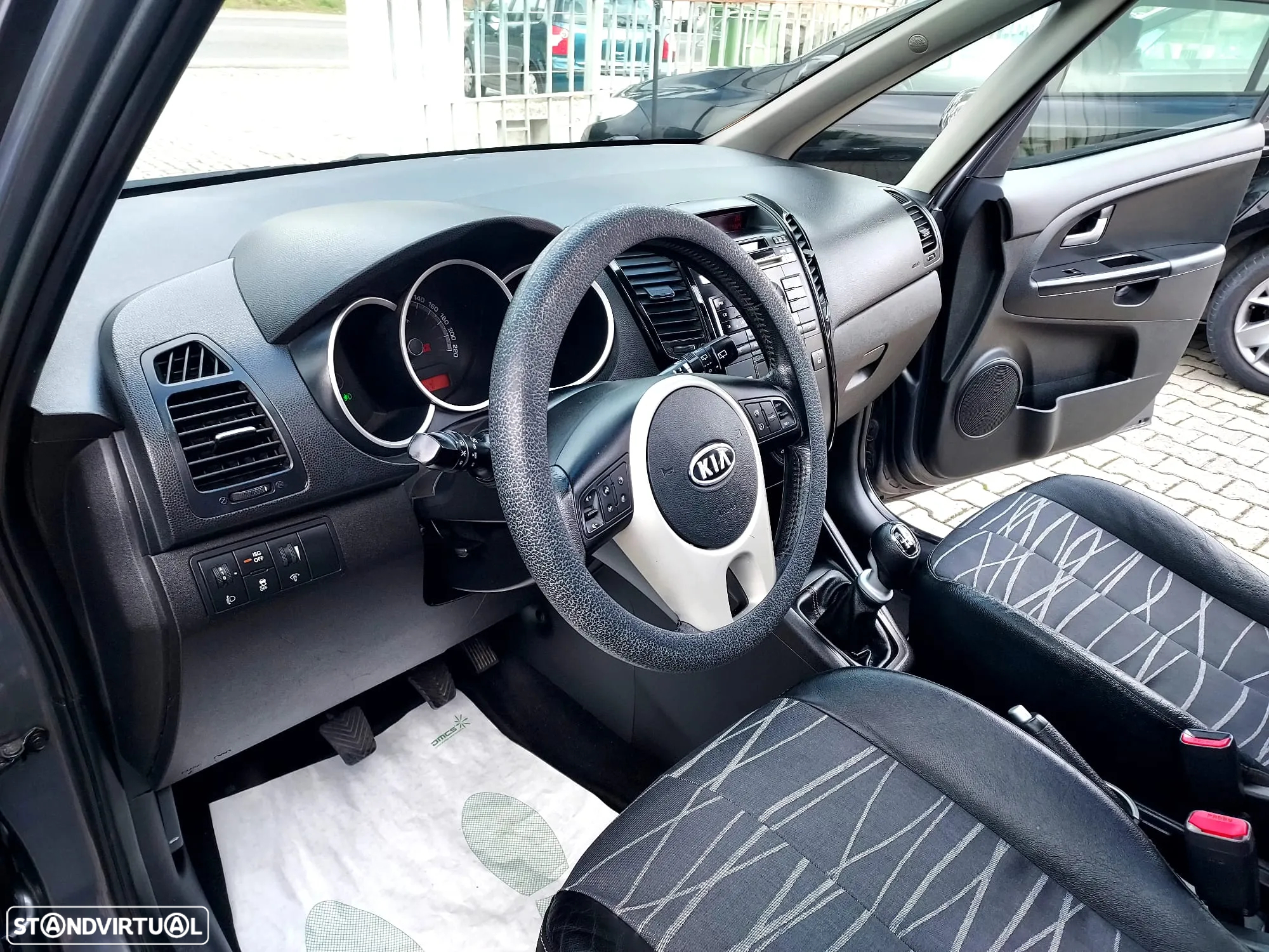 Kia Venga 1.4 CRDi TX ISG - 14