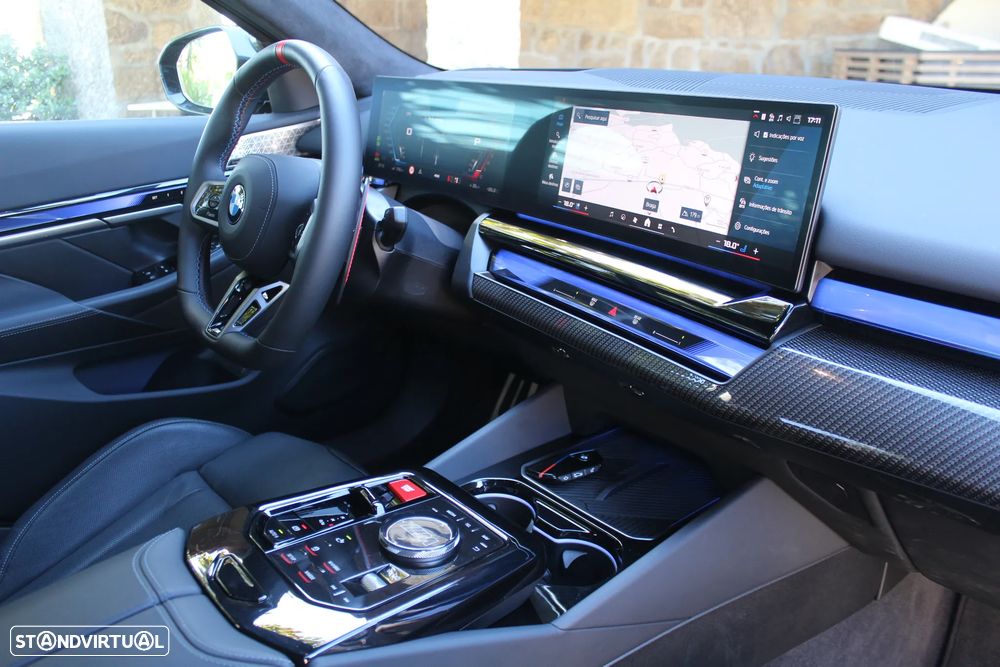 BMW M5 xDrive - 36