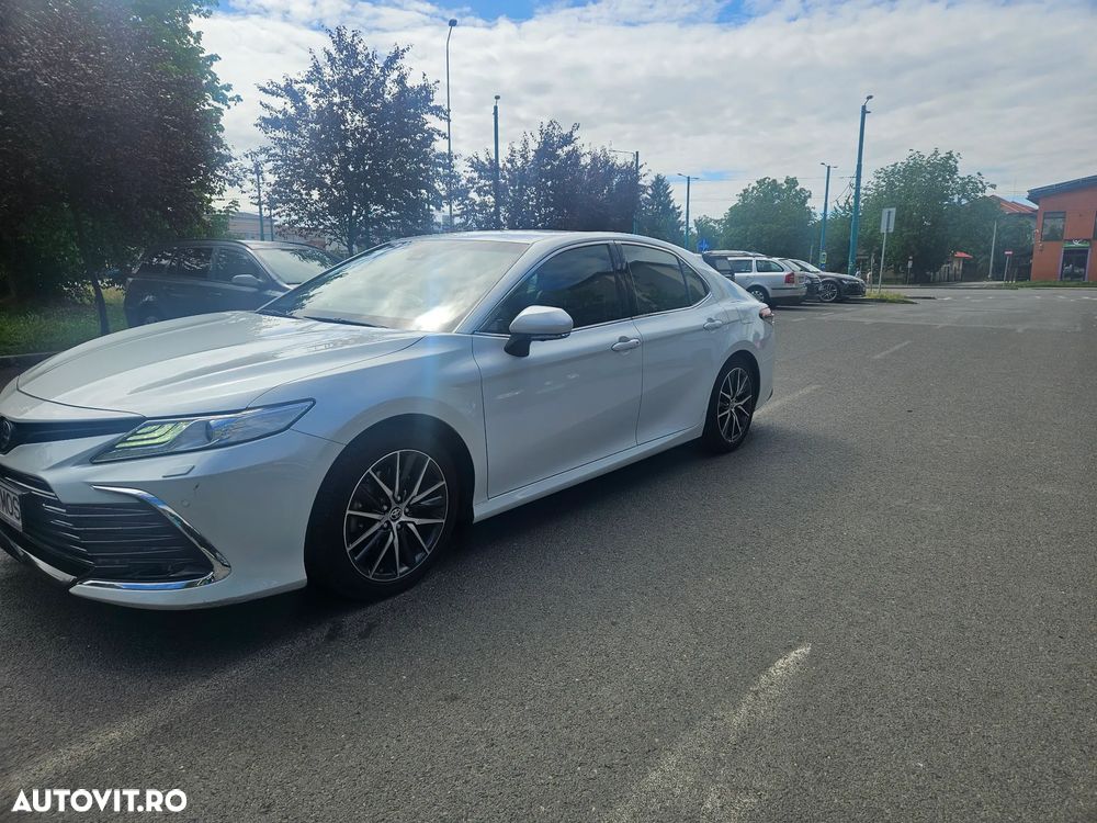 Toyota Camry 2.5 Exclusive - 4