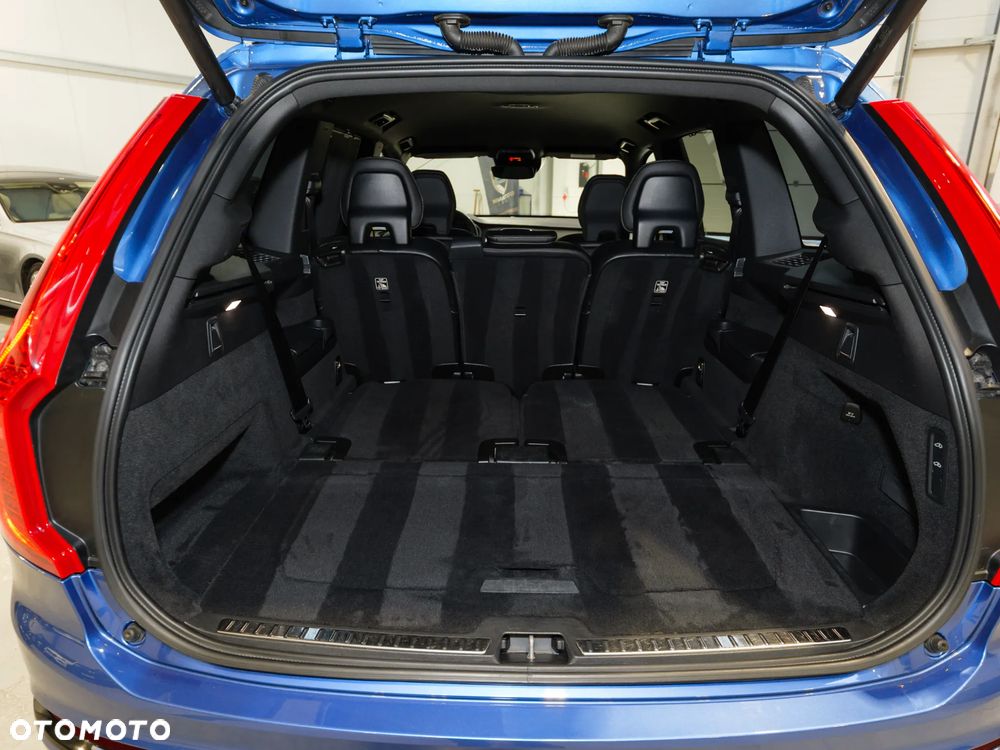 Volvo XC 90 D5 SCR AWD R-Design 7os - 37
