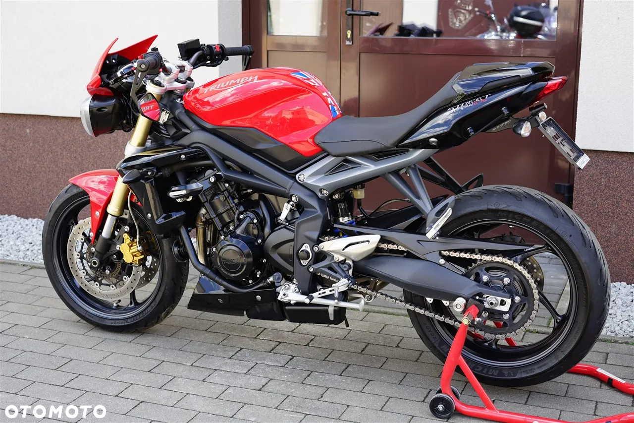 Triumph Street Triple - 19