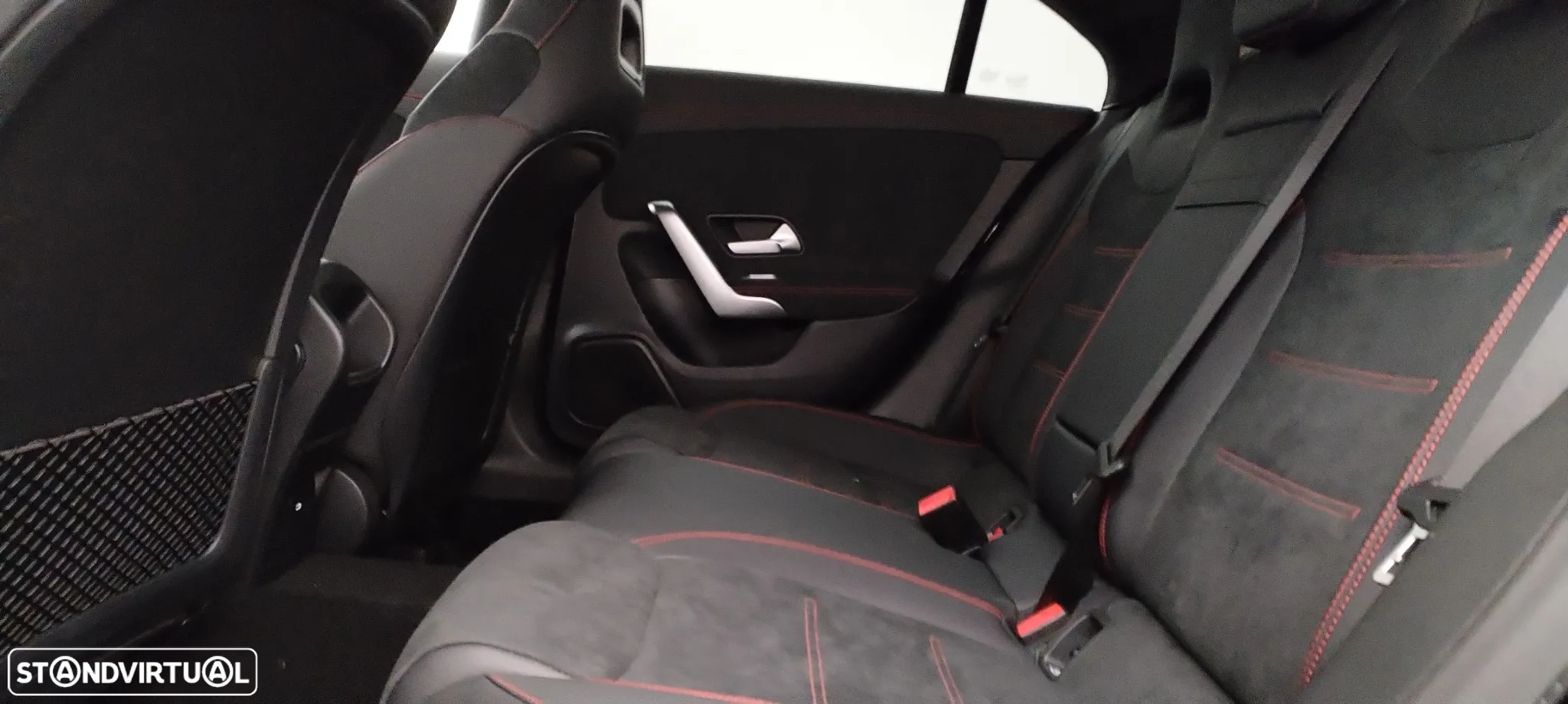 Mercedes-Benz CLA 200 d - 29