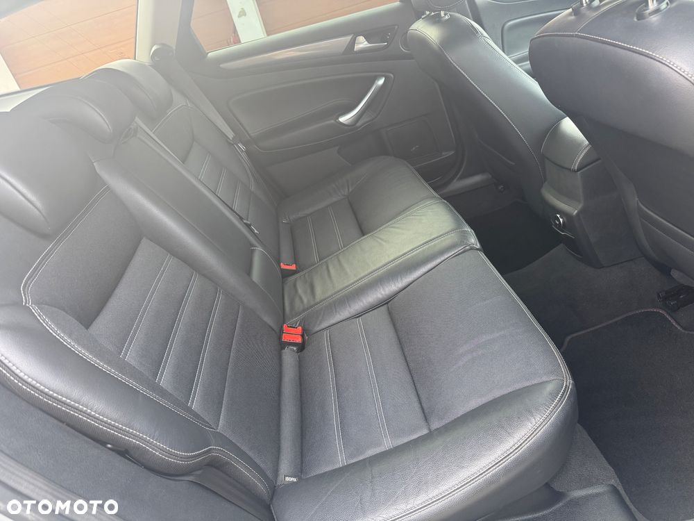 Ford Mondeo 2.0 TDCi Ghia - 12