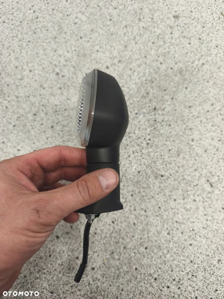 Kierunkowskaz lewy tył Suzuki DL 650 DL650 V-Strom 650 - 2