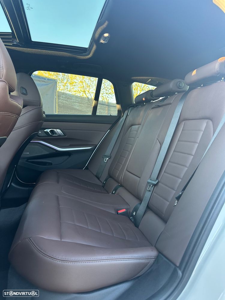 BMW 330 e Aut. Sport Line - 32