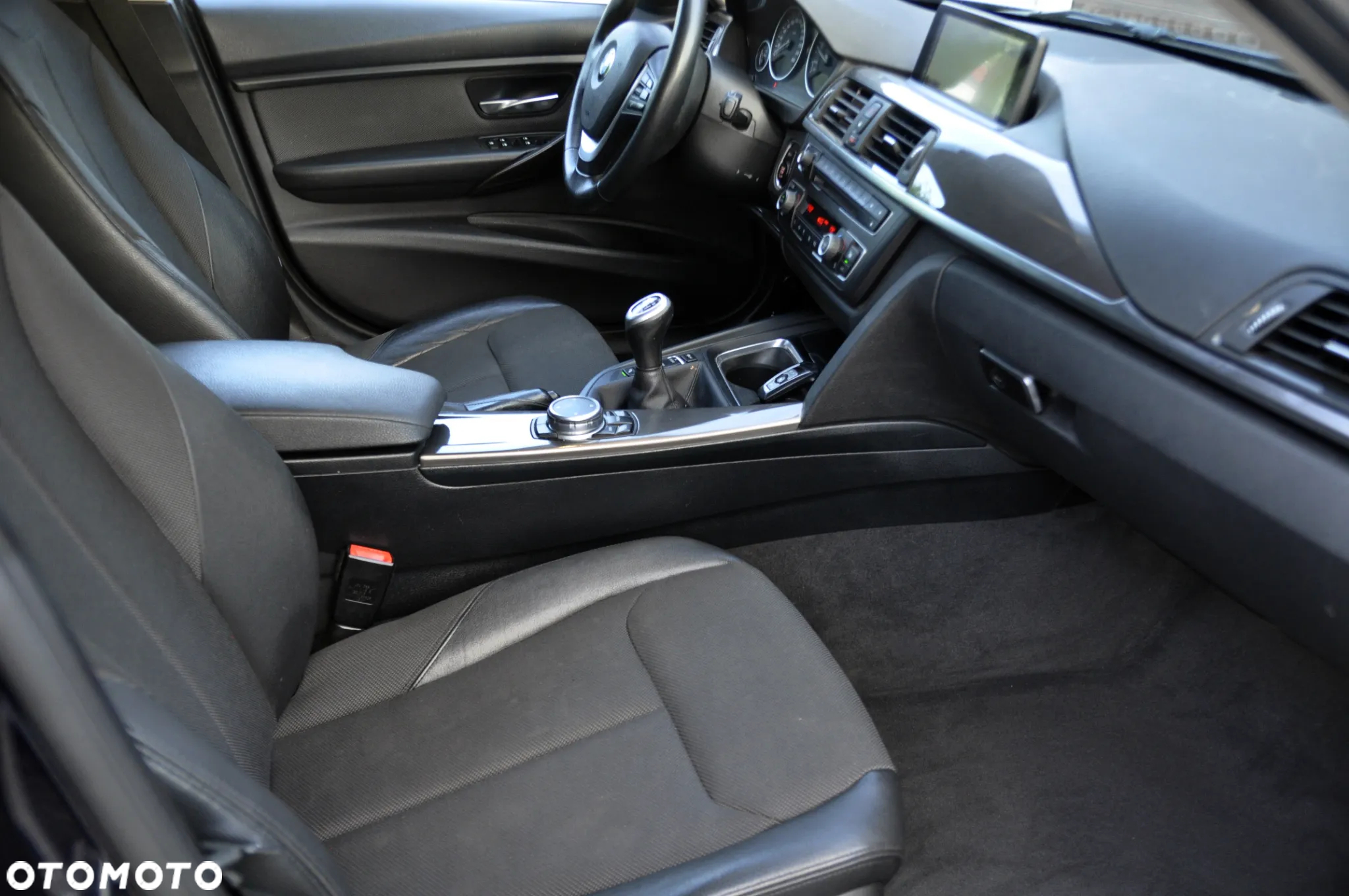 BMW Seria 3 318d Sport Line - 7