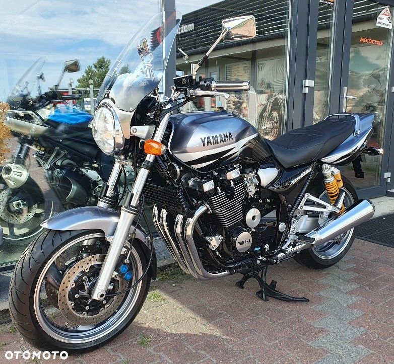 Yamaha XJR - 1