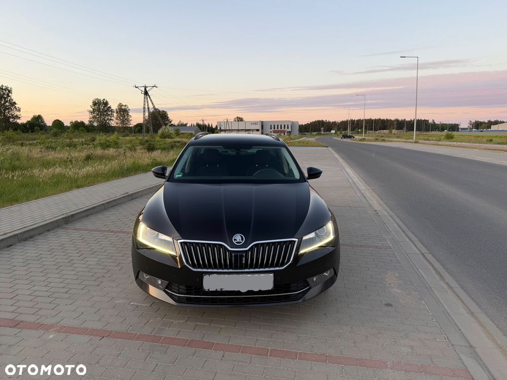 Skoda Superb 2.0 TDI Sportline - 2