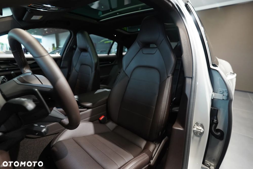 Porsche Panamera 4S E-Hybrid PHEV - 8